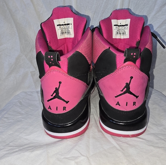 Air Jordan Flights - Picture 4 of 6